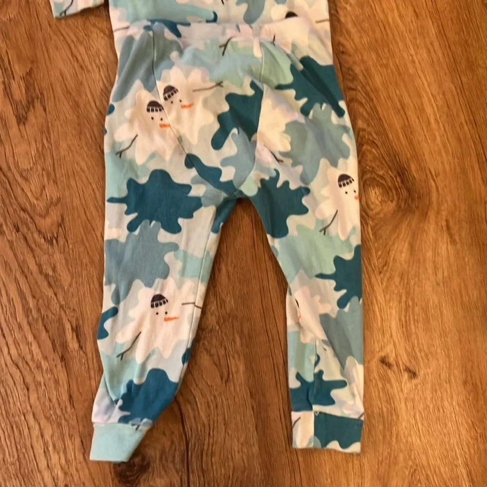 Baby gap 2 years melted snowman 2 piece pajamas
